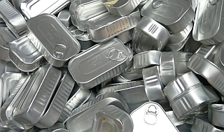 unlabelled tin cans - unetikettierte Blechdosen tin cans